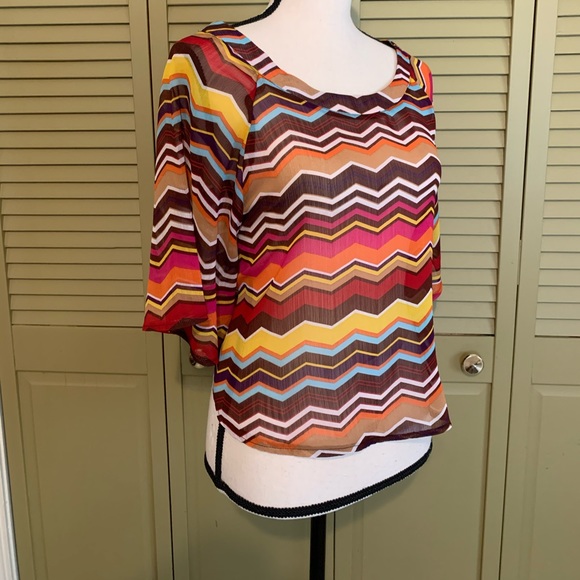 Multi Colored Chevron Pattern Top - Picture 5 of 15